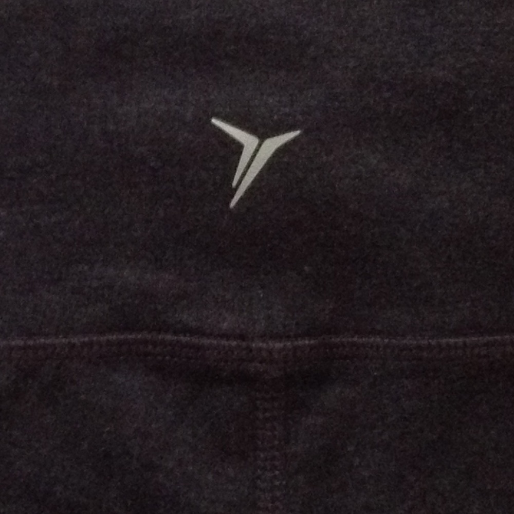 Old Navy Active High Waist Capri Leggings - Picture 8 of 8